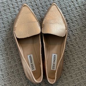 Steve Madden Women’s gold flats